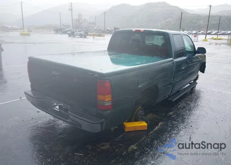 2002 Chevrolet Silverado 1500 from USA, damaged, VIN 2GCEC19X721359159